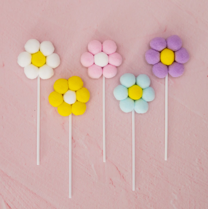 Daisy Pom Pom Cake Topper The PopUp Party Co.