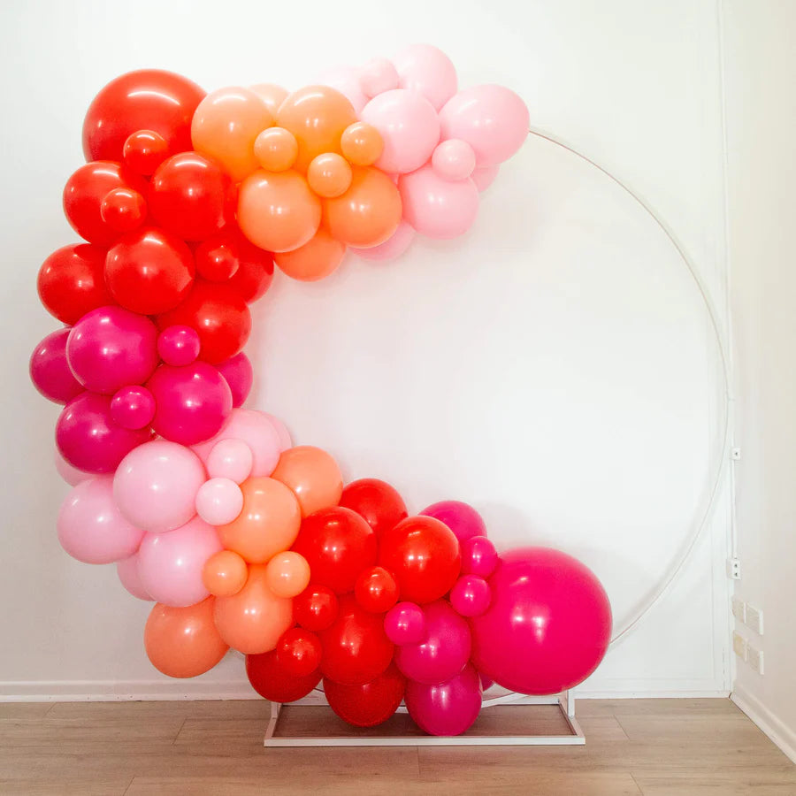 HOW TO ATTACH A BALLOON GARLAND TO THE WALL. #balloogarland #balloonti, Balloon Garland